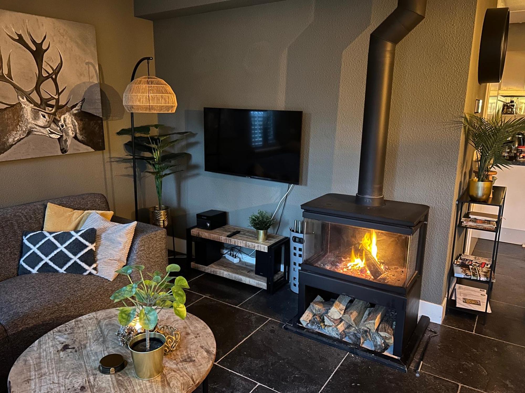 Вилла Bosboerderij De Goudsberg Met Hottub In Tuin Люнтерен Экстерьер фото